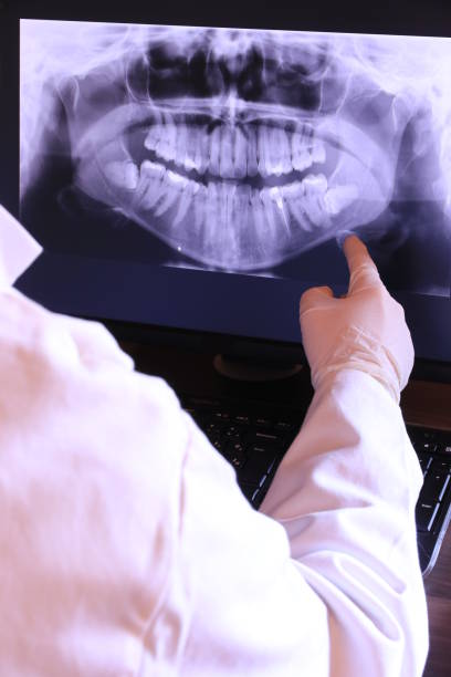 Best Dentist for Tooth Abscess  in Utqiagvik, AK